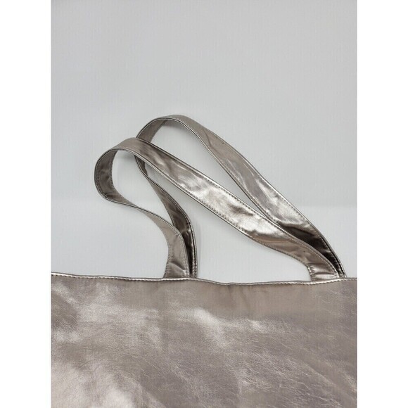 DISNEY PARKS EXCLUSIVE MERCHANDISE LARGE SILVER METALLIC TOTE BAG MICKEY MOUSE - Picture 11 of 12